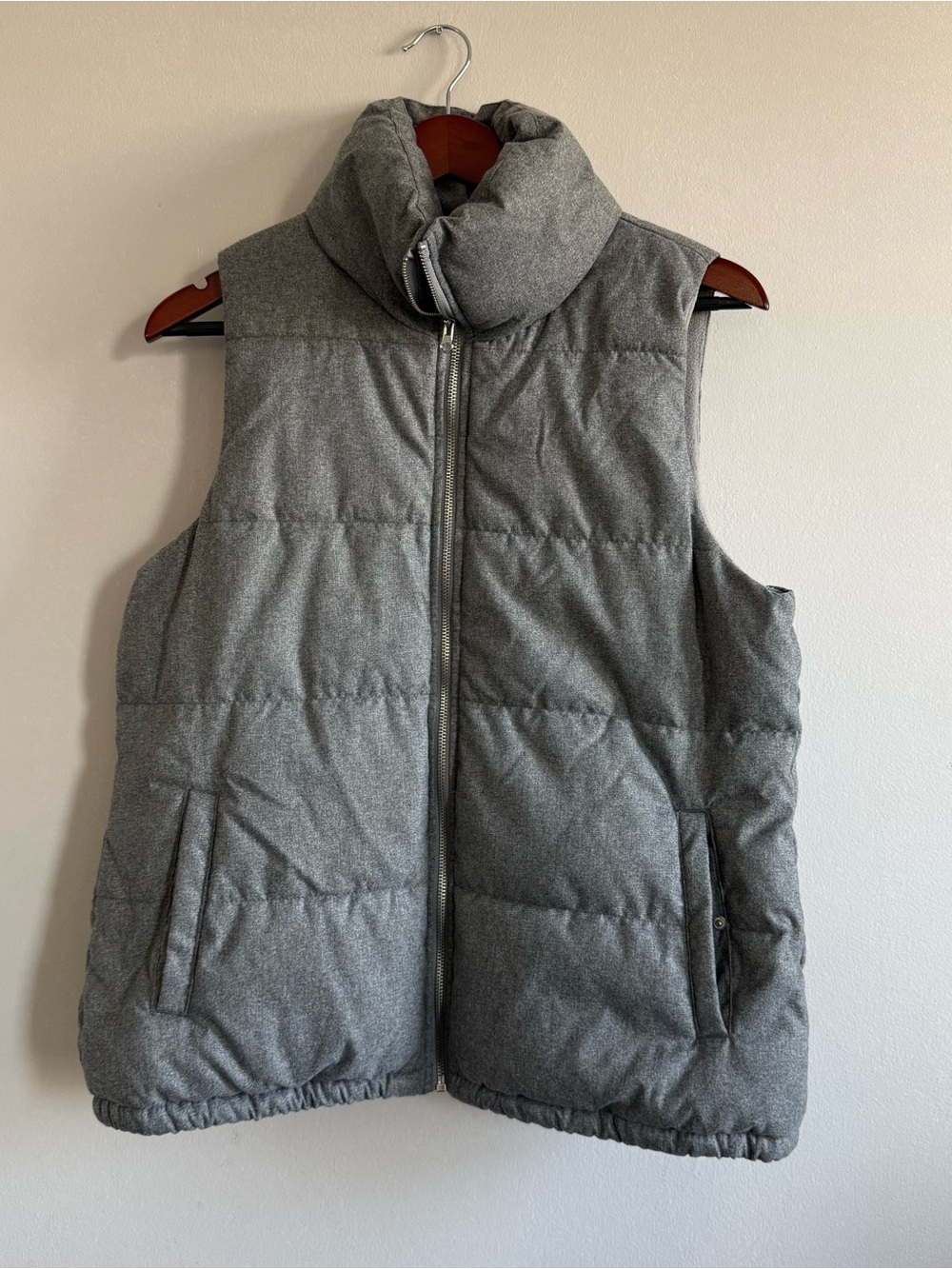 Old Navy Gray Quilted Puffer Vest Half Jacket Women size M